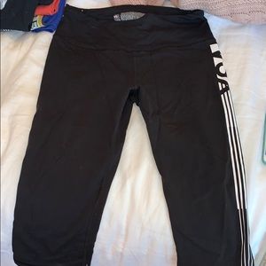 Victoria’s Secret VSX cropped leggings